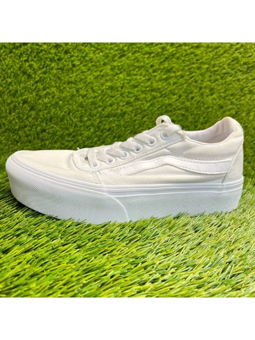 Vans Old Skool Stackform Womens Size 6 White Athletic Platform Shoes Sneakers